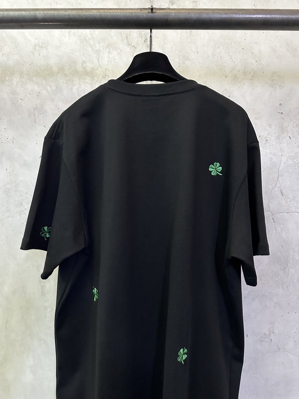 디올 클로버 자수 반팔 티셔츠 001-254235