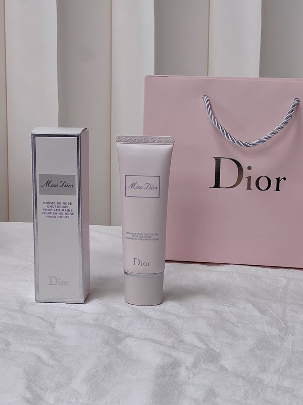 디올 미스 디올 블러밍 부케 바디 케어 001-254369