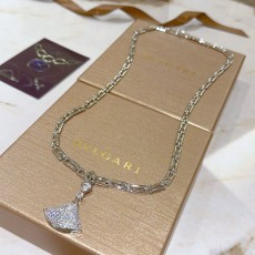 불가리 디바스 드림 V 골드 목걸이 001-254591