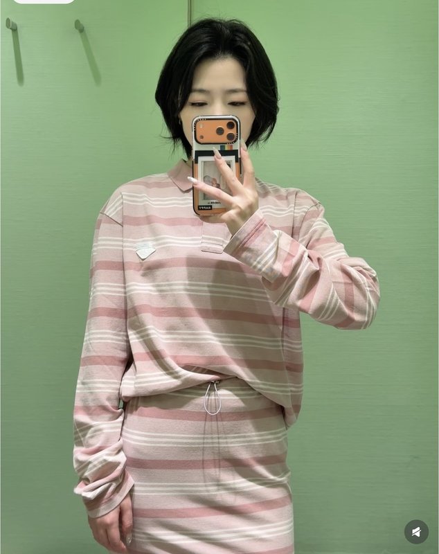 레터 삼각 로고 피케 면 스트라이프 폴로 긴팔 001-255595
