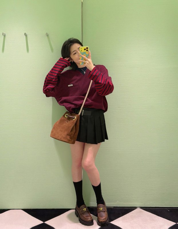 프라다 레드 스트라이프 루즈핏 숏슬리브 티셔츠 001-255594