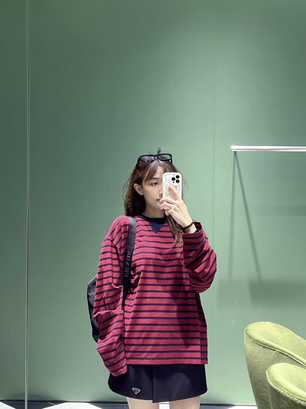 면 소재 스트라이프 V 넥 롱슬리브 티셔츠 001-255600