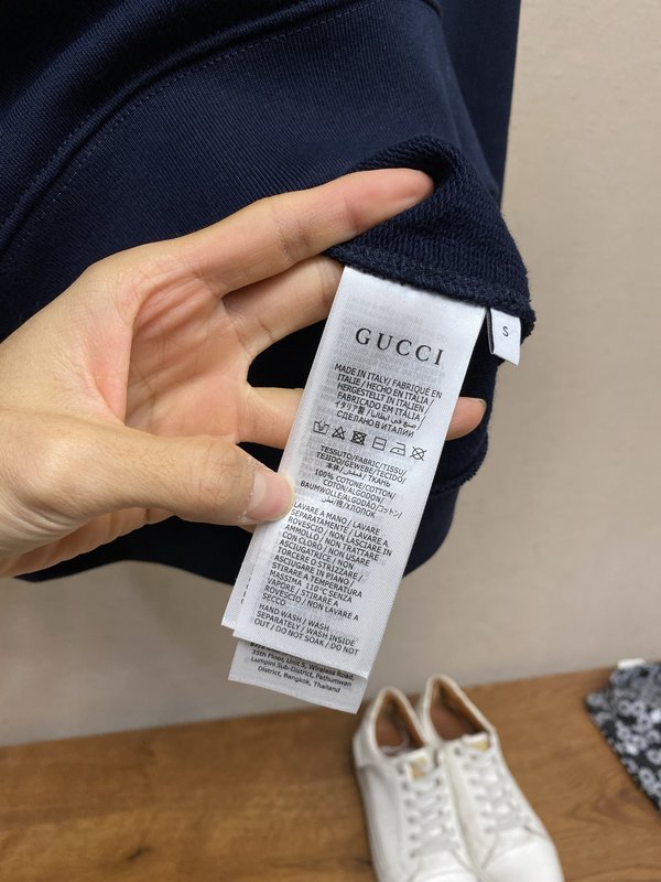 구찌 네이비 자수 라운드넥 헤비웨이트 스웨트셔츠 001-255648