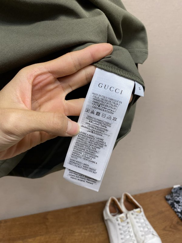 구찌 포레스트 그린 자수 라운드넥 반팔 티셔츠 001-255663