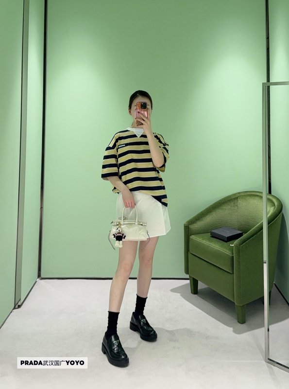 프라다 봄 스트라이프 루즈핏 라운드넥 반팔 티셔츠 001-255989