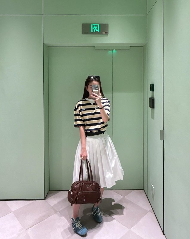 프라다 봄 스트라이프 루즈핏 라운드넥 반팔 티셔츠 001-255989