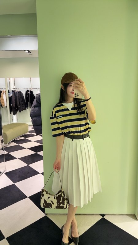 프라다 봄 스트라이프 루즈핏 라운드넥 반팔 티셔츠 001-255989
