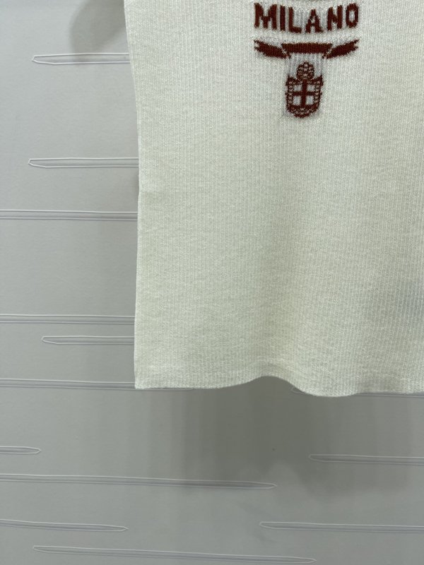 컬러 로고 슬림핏 세로 니트 조끼 001-256013