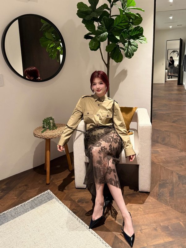 프라다 어깨장식 칼라 더블포켓 면 셔츠 001-256018