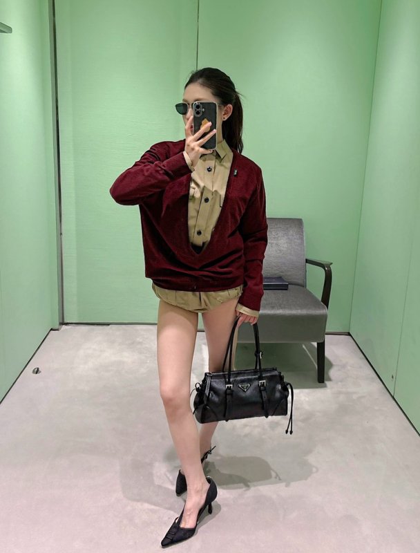 프라다 어깨장식 칼라 더블포켓 면 셔츠 001-256018
