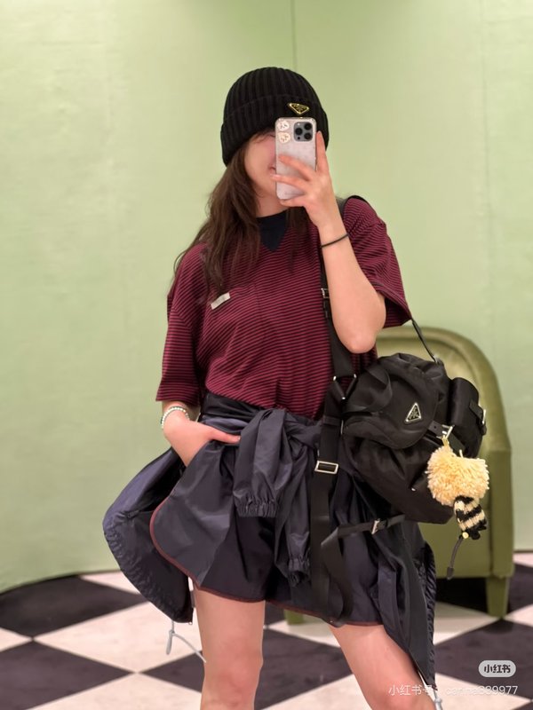 프라다 레트로 삼각 로고 끈 나일론 스탠드 칼라 자켓 001-256023