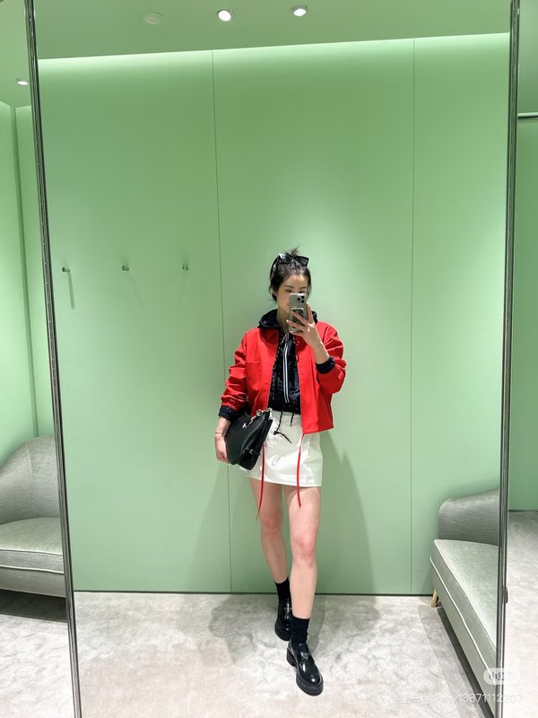 프라다 레드 드로우코드 칼라 자켓 001-256050