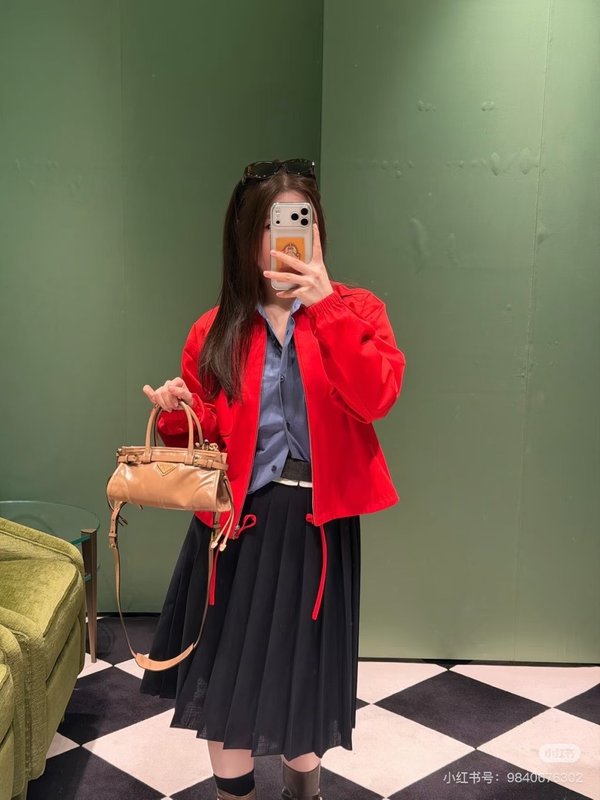 프라다 레드 드로우코드 칼라 자켓 001-256050