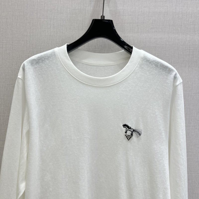 자수 로고 라운드넥 긴팔 티셔츠 001-256062