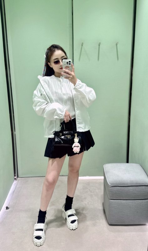 프라다 화이트 로고 후드 나일론 자켓 001-256073
