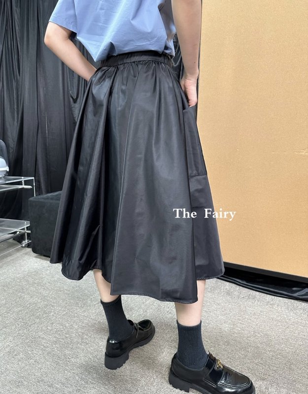 재생 나일론 미디 A 라인 스커트 001-256074