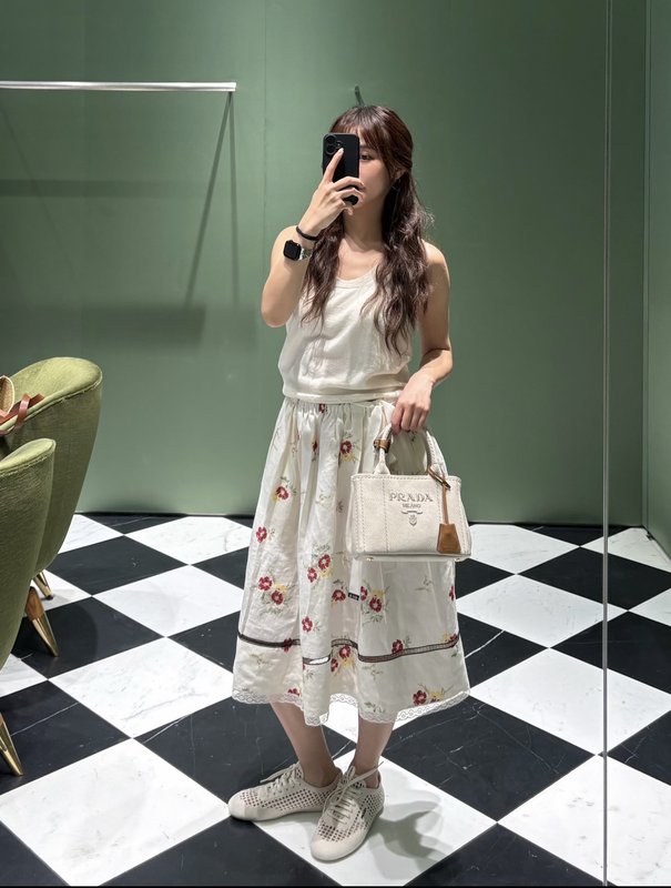 프라다 여름 플라워 레이스 스커트 001-256083
