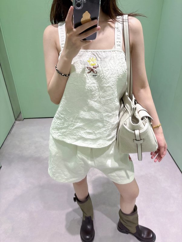 프라다 여름 자수 린넨 민소매 탑 001-256084