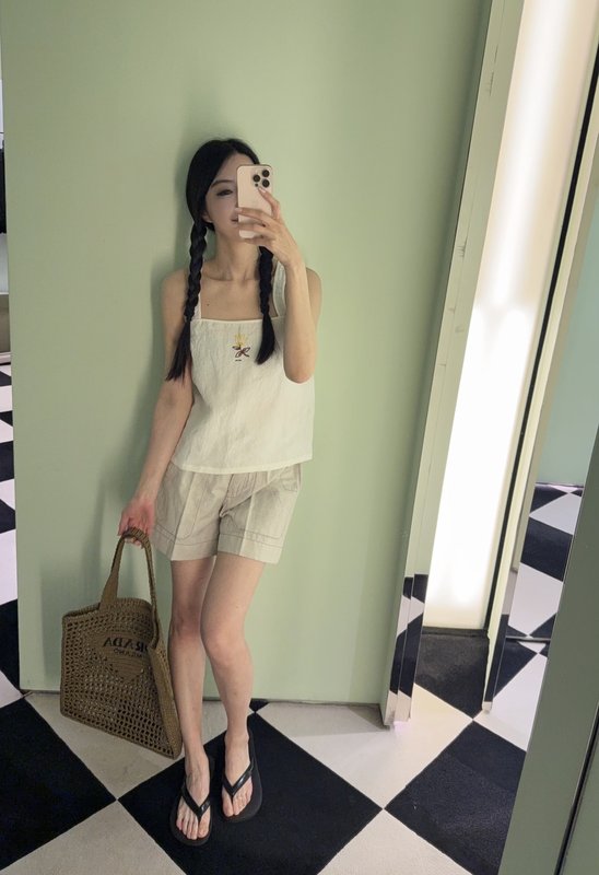 프라다 여름 자수 린넨 민소매 탑 001-256084