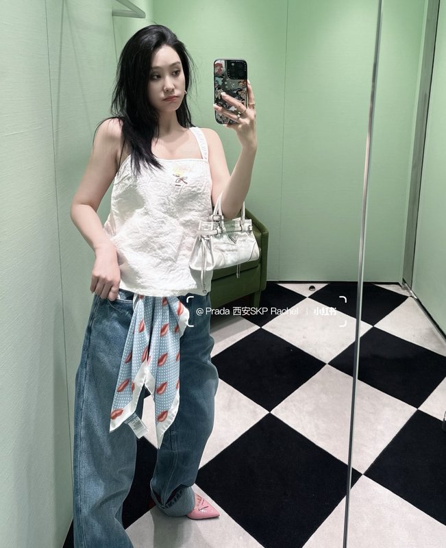 프라다 여름 자수 린넨 민소매 탑 001-256084