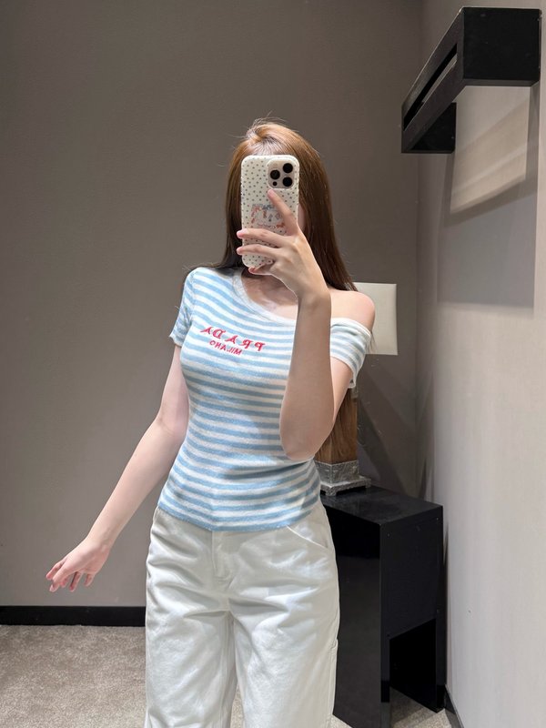 프라다 비대칭 숄더 스트라이프 니트 티셔츠 001-256089
