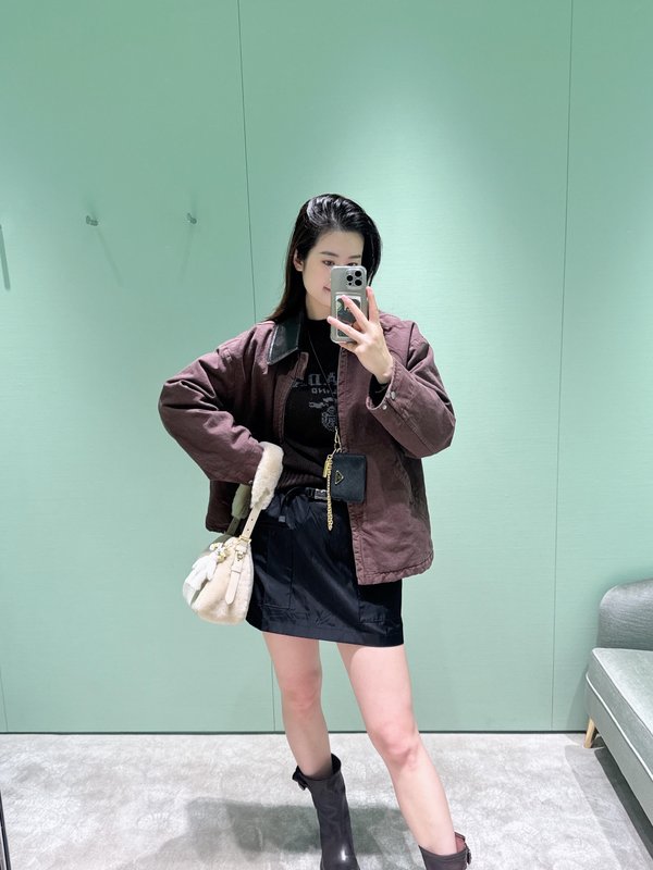 프라다 클래식 나일론 벨트 블랙 스커트 001-256133