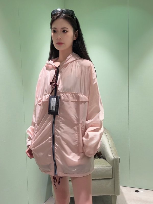 프라다 연핑크 후드 경량 자켓 001-256161