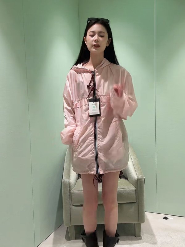프라다 연핑크 후드 경량 자켓 001-256161