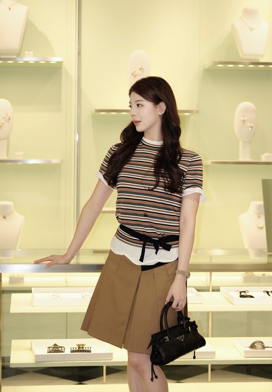 레트로 브라운 스트라이프 니트 반팔 티셔츠 001-256179