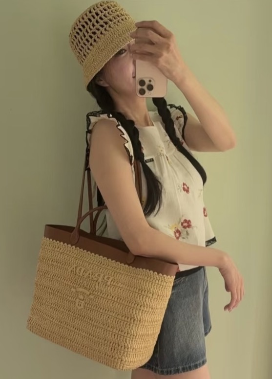 베이지 꽃무늬 레이스 프릴 숏슬리브 셔츠 001-256186