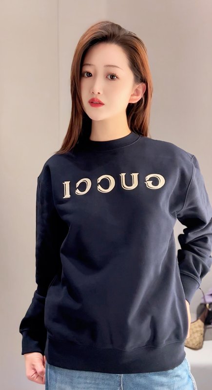 구찌 네이비 레터 자수 라운드넥 스웨트셔츠 001-256215
