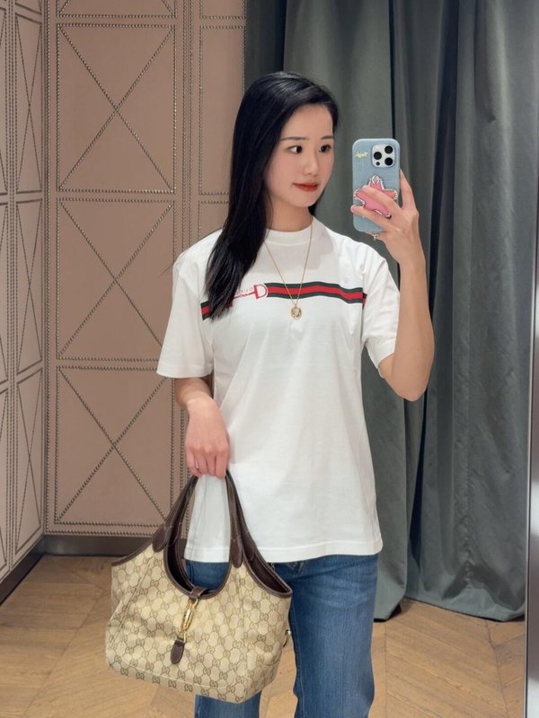 구찌레터프린트라운드넥반팔티셔츠 001-256228