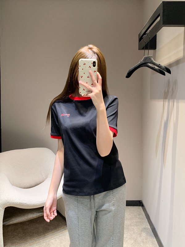 컬러 포인트 라운드넥 로고 프린트 반팔 티셔츠 001-256257