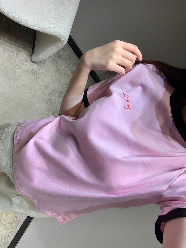 컬러 포인트 라운드넥 로고 프린트 반팔 티셔츠 001-256258