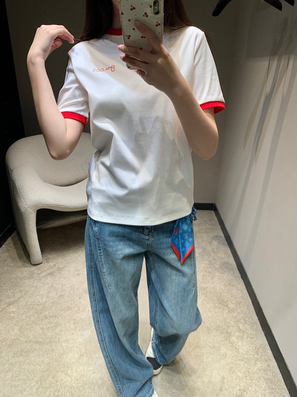 컬러 포인트 라운드넥 로고 프린트 반팔 티셔츠 001-256259