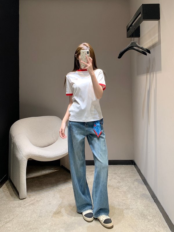 컬러 포인트 라운드넥 로고 프린트 반팔 티셔츠 001-256259