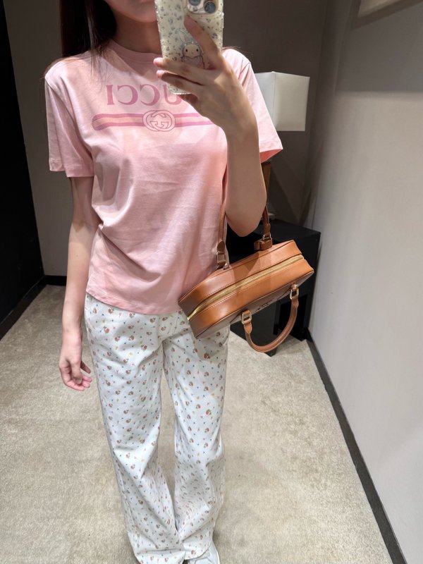 사쿠라 핑크 더블 G 프린트 루즈 숄더 티셔츠 001-256269