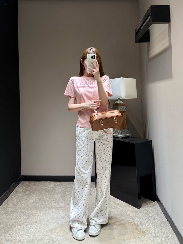 사쿠라 핑크 더블 G 프린트 루즈 숄더 티셔츠 001-256269