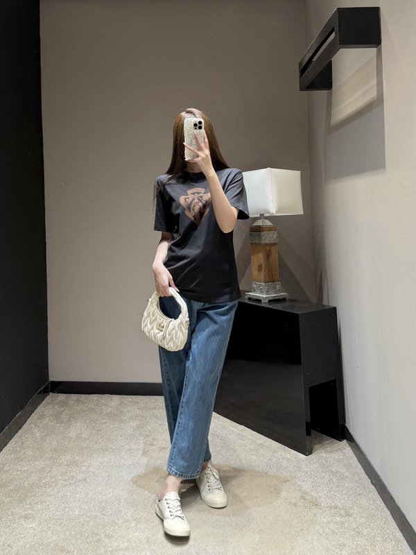 실드 나이트 로고 라운드 티셔츠 001-256273