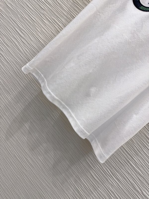 구찌 화이트 프린팅 티셔츠 스커트 세트 001-256311