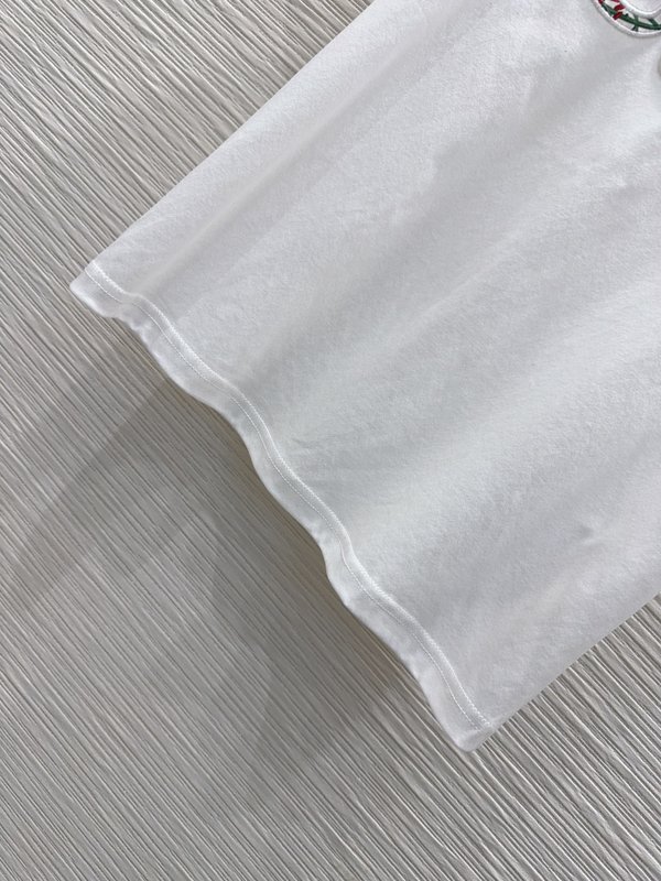 구찌 화이트 프린팅 티셔츠 스커트 세트 001-256312