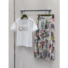 구찌 화이트 프린팅 티셔츠 스커트 세트 001-256312