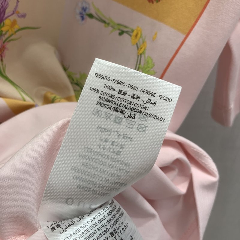 구찌 클래식 라운드넥 스퀘어 플라워 패턴 티셔츠 001-256352
