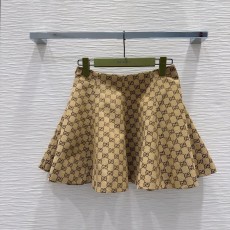 구찌 고급스러운 입체 커팅 미니스커트 001-256376