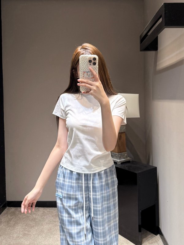 구찌 클래식 로고 자수 숏슬리브 티셔츠 001-256377