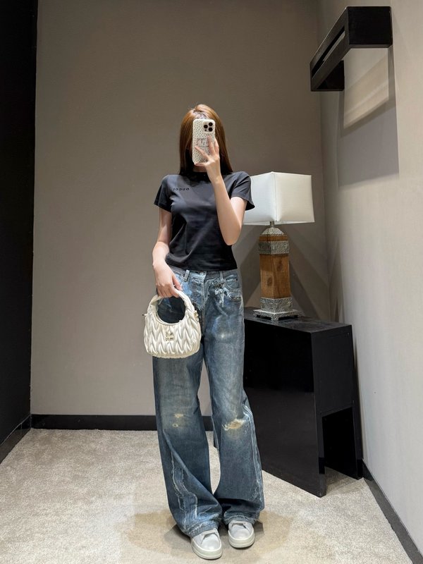 구찌 클래식 로고 자수 숏슬리브 티셔츠 001-256379