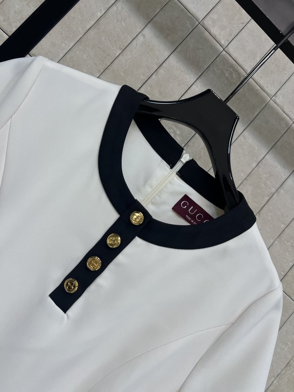 컬러 포인트 플리츠 원피스 001-256383