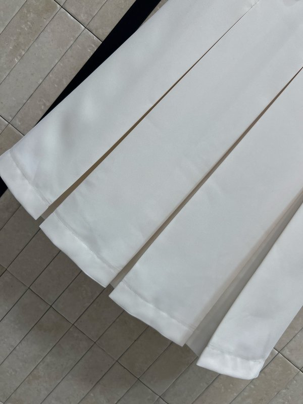 컬러 포인트 플리츠 원피스 001-256383