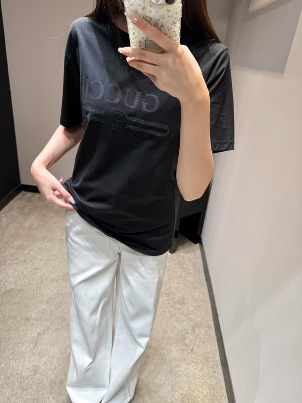 구찌 봄 신상 레터 프린트 라운드 티셔츠 001-256423