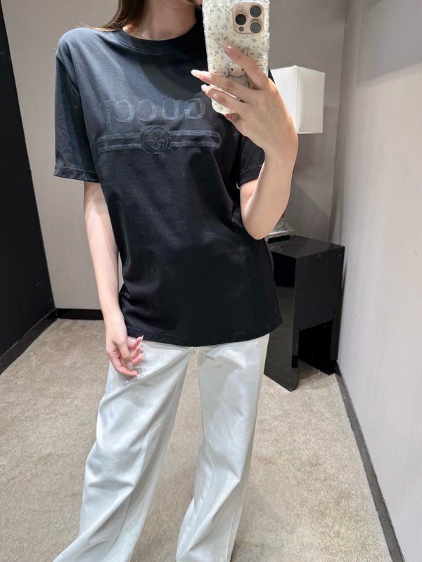 구찌 봄 신상 레터 프린트 라운드 티셔츠 001-256423